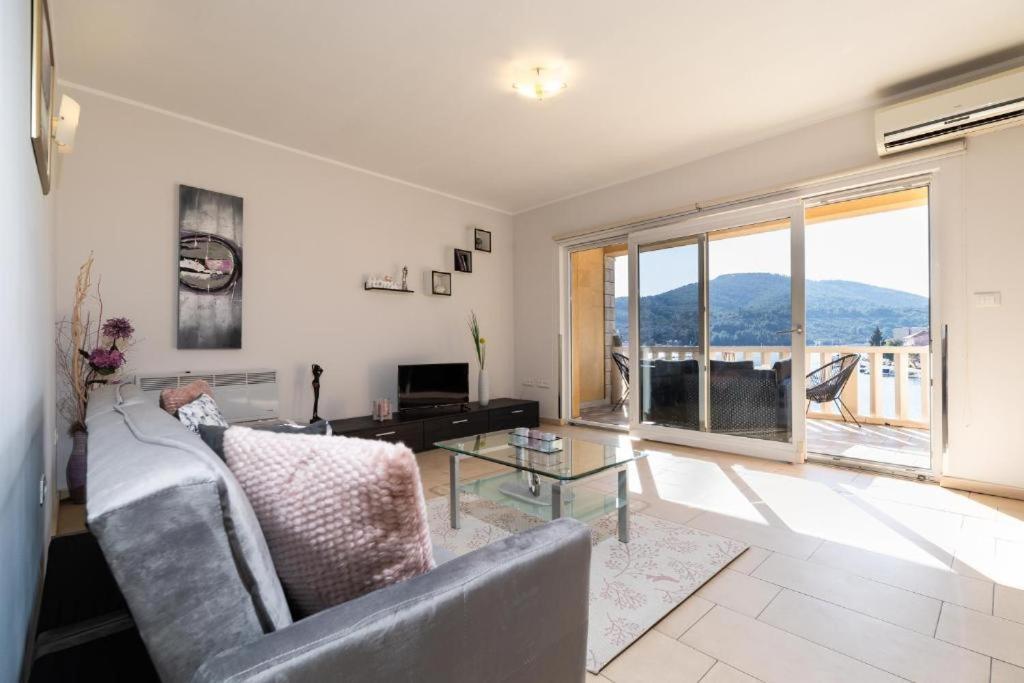 Apartments Dea Caeli Вела Лука Екстериор снимка
